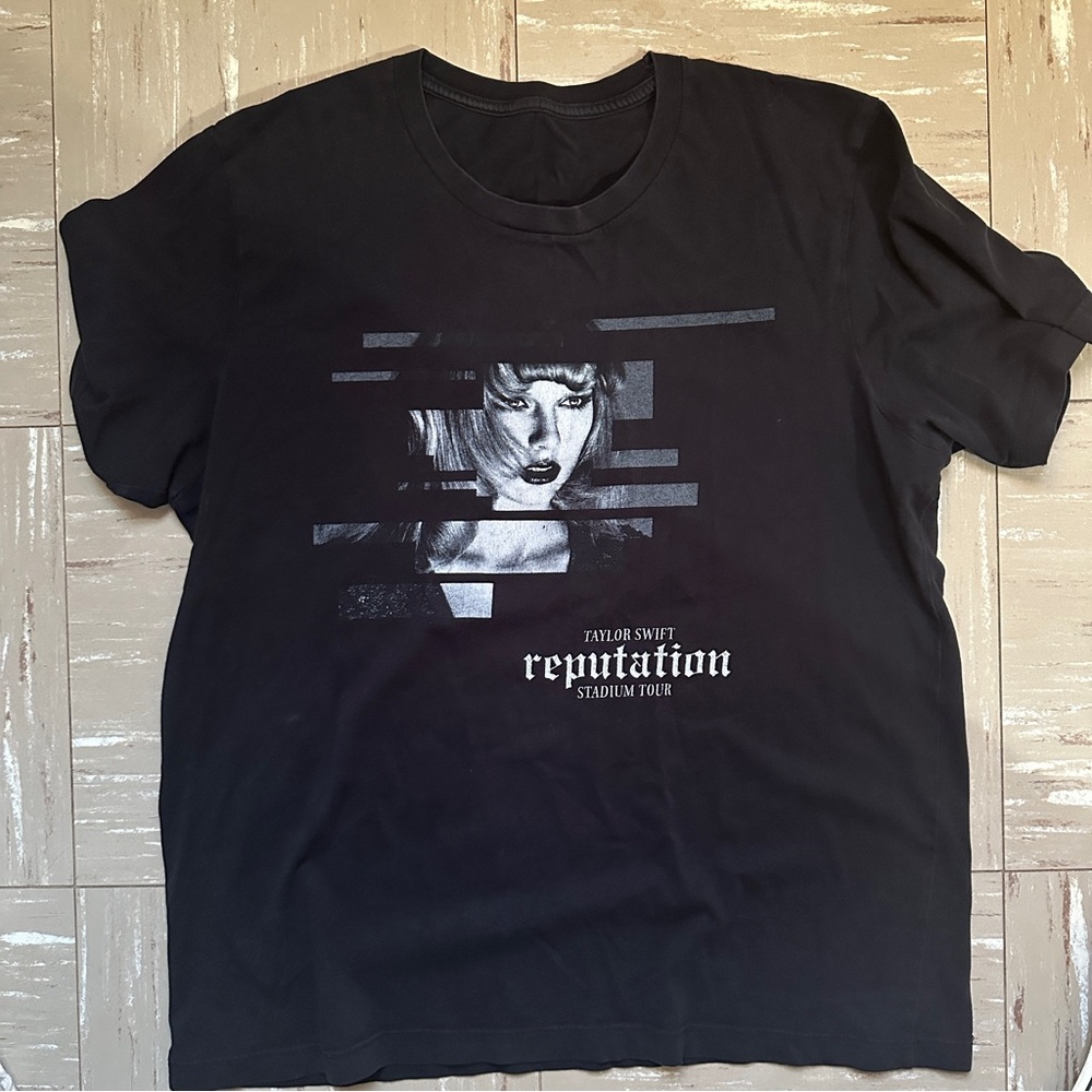 Taylor Swift reputation tour t shirt